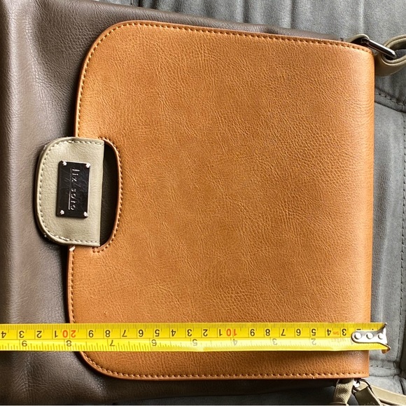 Liz Soto Vegan Leather cross body bag - Picture 12 of 13